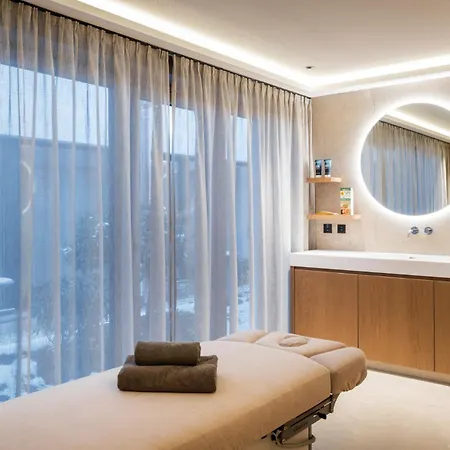 Neuhaus Zillertal Szálloda 4*