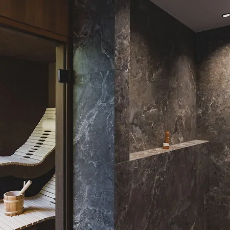 Szálloda Neuhaus Zillertal 4*