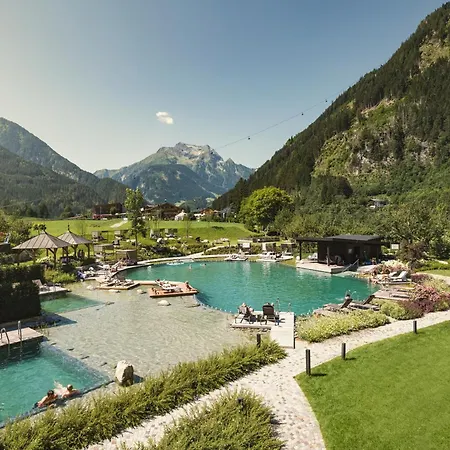Neuhaus Zillertal Hotel 4*