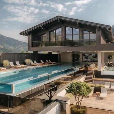Hotel Neuhaus Zillertal 4*